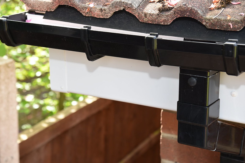 How Gutter Guards Help Syracuse Homeowners Cut Down on Maintenance Costs Year-Round