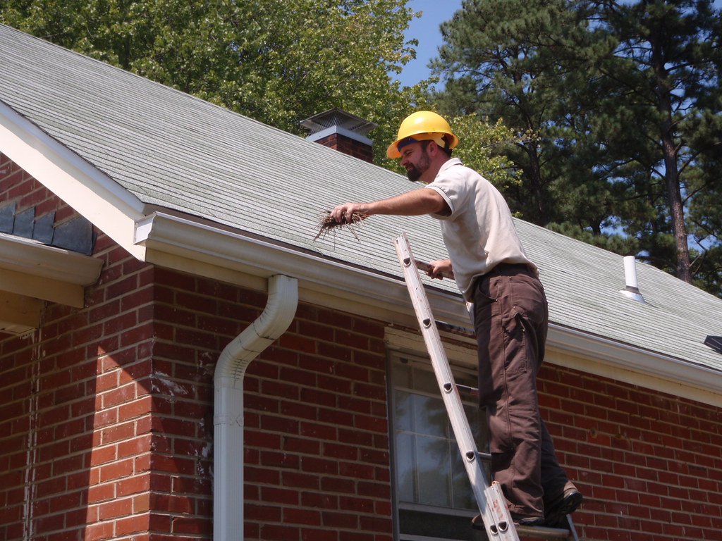 DIY vs. Professional Gutter Cleaning: Why Syracuse Homeowners Choose Expert Exterior Maintenance